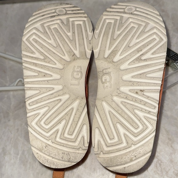 UGG Tasman Water-Resistant Slipper - size 4M - in sweet peach - Picture 3 of 5